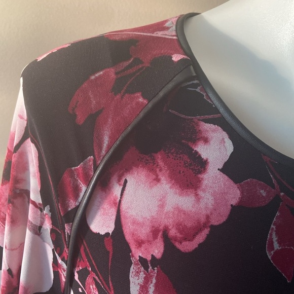 Anne Klein Women’s Black Moody Floral Long Sleeve Stretchy Shift Dress Size 8 - Picture 2 of 5